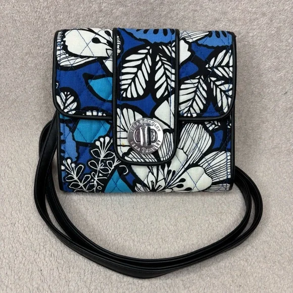 Vera Bradley Mini Turn Lock Crossbody Bag Quilted Purse Blue & White Preppy Boho - Picture 1 of 10